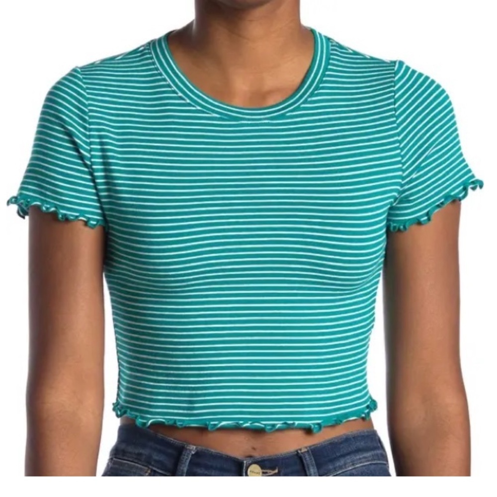 Abound Cropped Striped Lettuce Trim Top L